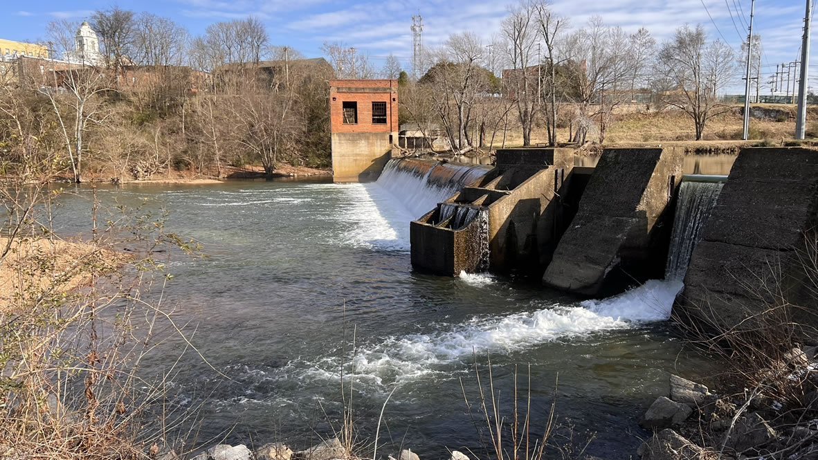 Fisherman's Park Dam in Shelbyville, Tennessee